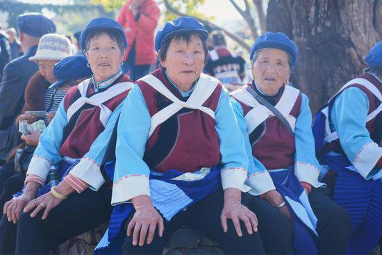 中国·丽江纳西族“三多节”开幕：千人打跳沉浸嗨 纳西文化绽光彩