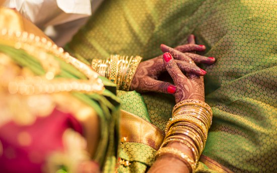 印度一新娘<em>新婚</em>之夜抱怨胃痛被送医 第二天生下女婴