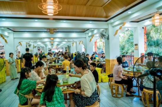 云南边境一家小众餐厅，靠短视频月入百万