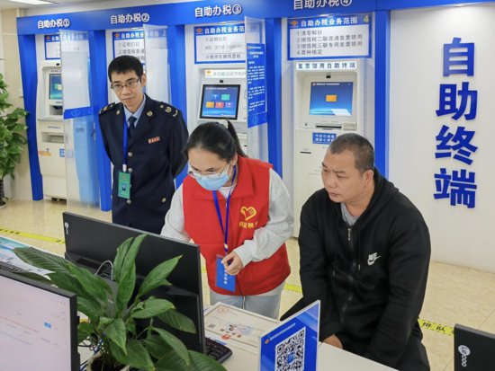 广西隆安税务局开展“税费服务体验官”活动