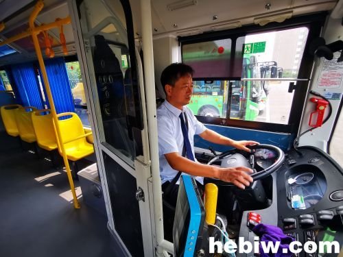 25路公交车司机韩卫东：你的“稳”温暖了乘客