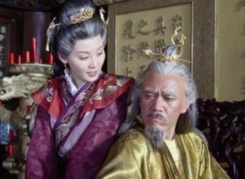 皇后赐刘伯温两个枣一个梨，他立马就向皇帝辞职