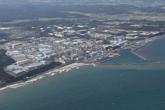反对核污染水排海 十余万日本民众向首相递交请愿书