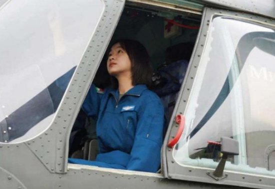 95后女飞行员徐枫灿，被编入高考<em>作文题目</em>中，还曾露脸新闻联播
