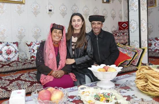 从马背到列车，她成长为我国首位塔吉克族列车长