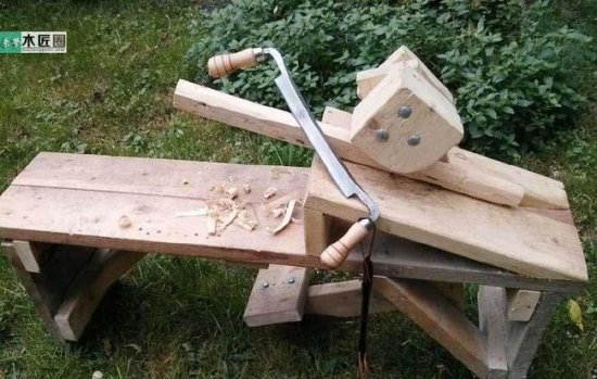 老木匠<em>翻新</em>破刮刀方法，学学一把旧旧的木工工具是<em>怎么翻新</em>的！