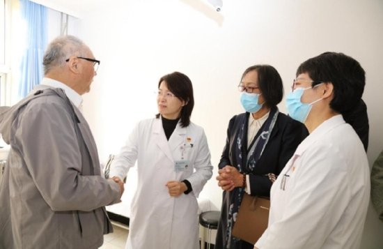 中国老年学和老年医学学会保健康复分会重阳节义诊活动举行