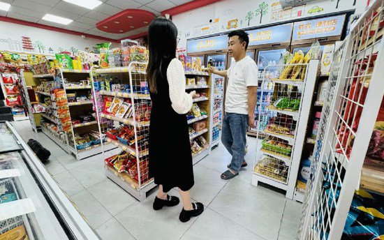 湖北武汉：菜场小店的“网红”变身记