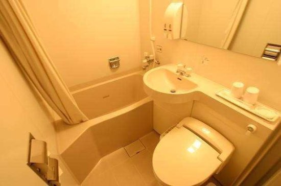 <em>日本</em>家庭卫生间都喜欢这样装，4㎡的空间也能有大浴缸，太聪明了