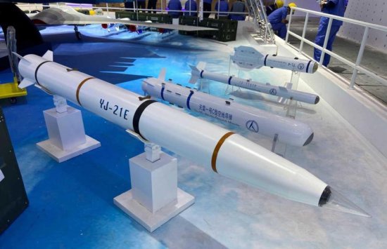 法媒推演2026介入<em>台海战争</em>，法国航母被中国4枚高超音速导弹...