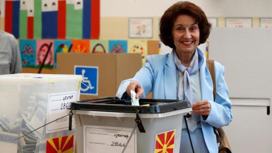 达夫<em>科</em>娃在北马其顿总统选举中获胜