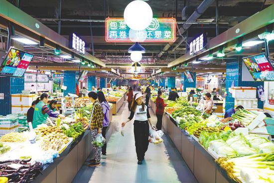 有30年历史的武昌小东门菜市场拆除后 平价菜市场开进<em>武汉</em>地铁站
