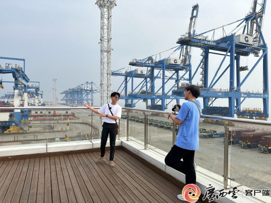 中国—东盟“ImageTitle”青年短视频创作者赴钦州采风