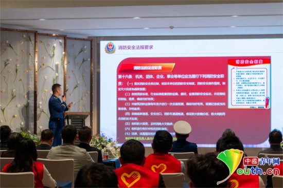 全国首支餐饮行业消防志愿服务队在湖北武汉正式成立
