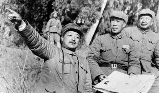 黔东独立师全灭，师长王光泽被俘，消失48年后，却戴着脚镣被...