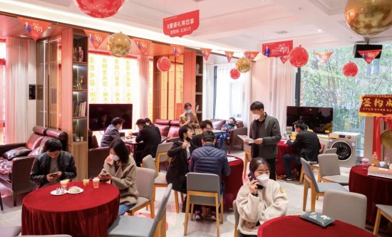 武汉大亚圣象整装开业，一站式家装引领消费新潮流
