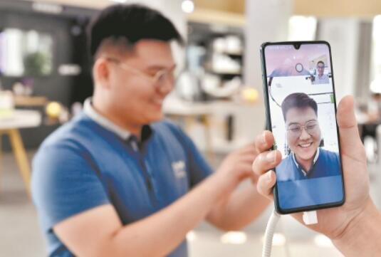 <em>湖北省运营商</em>热拼开学季 购5G手机需看清制式及合同条款