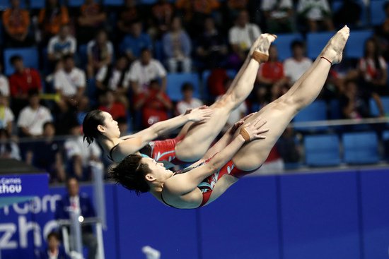 杭州亚运会丨中国选手陈艺文/昌雅妮夺得跳水女子双人3米板金牌