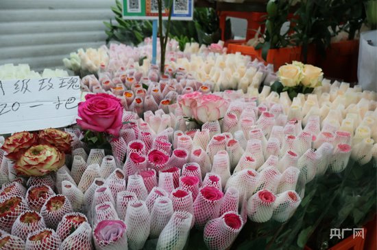母亲节“520”将至 鲜花市场购销两旺