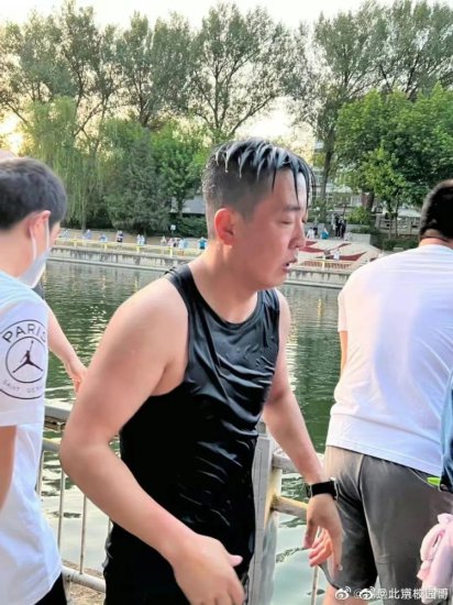 勇跳北京护城河救人，他是铁人三项运动爱好者