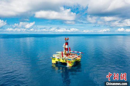 <em>中国发现</em>首个深水深层亿吨级油田