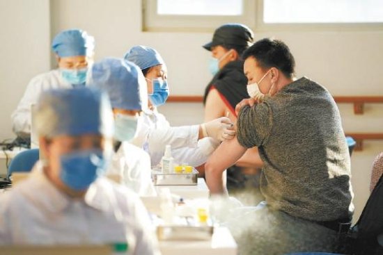 <em>北京</em>九类重点人群两天接种新冠疫苗7万余剂,未<em>发生</em>严重不良反应