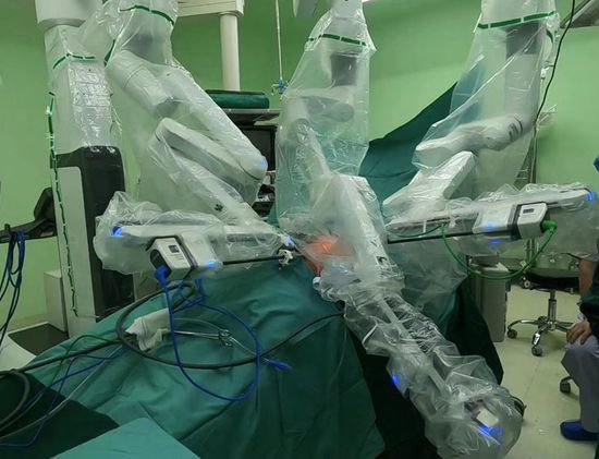 贵州省人民医院：3月女婴长出“三个肾” “<em>机器人</em>医生”助其...