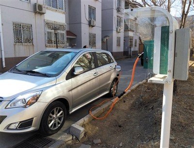 北京车主买新能源车送充电桩 但8个月还没装上