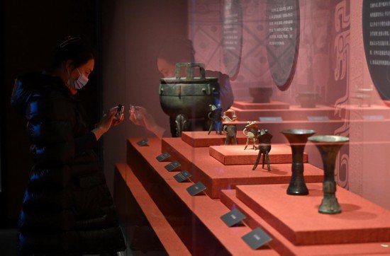 天津博物馆展出商周时期精品文物