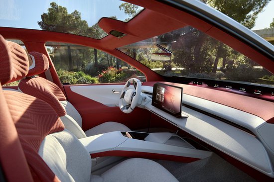 BMW新世代X概念车首秀 未来两大支柱产品系列雏形显现