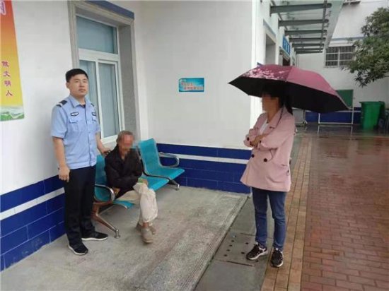 邓州一老人迷路好心群众报警 民警积极救助帮其返家