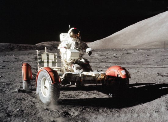 50年前人类扔在月球上的那些<em>纸尿裤</em>，<em>现在</em>为何成了野生“实验室...