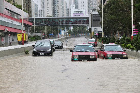 2人死亡117人受伤，这次香港下的雨到底有多大？