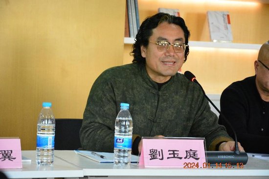 时代诗歌与红蓝融合研讨会在深圳举行
