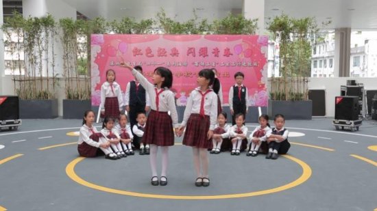 读经典从娃娃抓起，深圳教育局“百部名著”活动走进龙岗校园