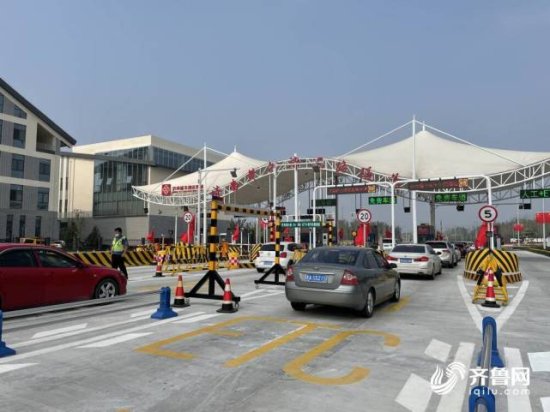 济南黄河隧道<em>国庆</em>假期首日交通状况平稳，一小时2000辆车穿过