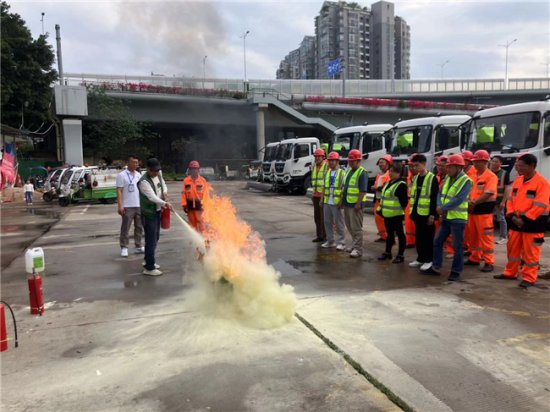 <em>福州</em>盈和环境公司成功举办道路保洁消防安全演练