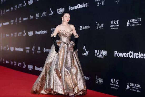 中国最年轻女制片人之一、影视演员夏姣被授予2024华人时尚盛典...