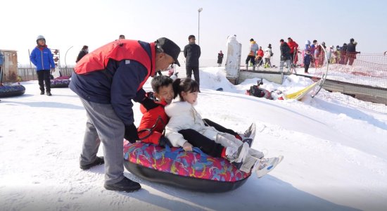 “筑梦冰雪 相约冬奥”兴庆区万名青少年参与冰雪运动