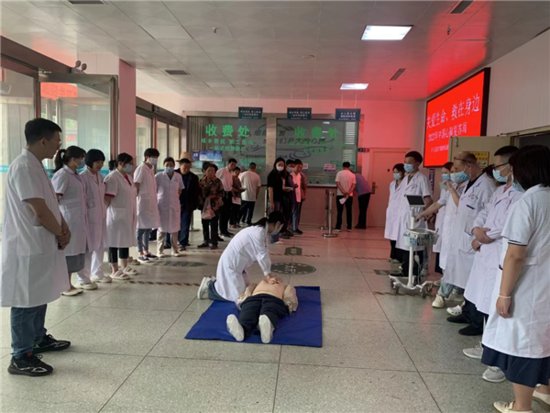 宝丰县医疗健康集团杨庄镇分院开展心肺复苏系列宣讲活动