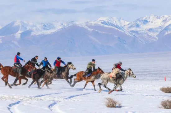 冰雪之美 尽在新疆·焐热冬季游⑤ |<em> 阿克苏</em>：沸腾的冰雪欢乐的节