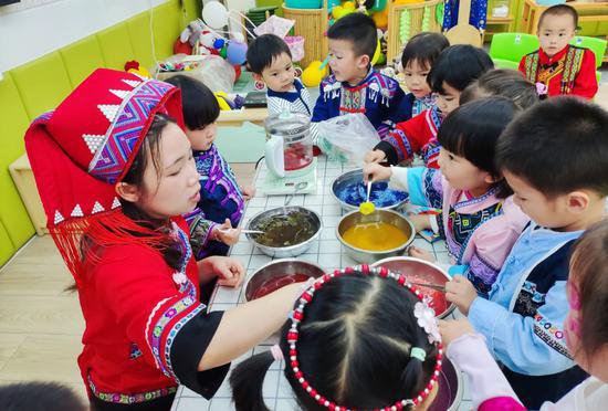 广西壮族自治区文化和旅游厅幼儿园举办“多彩三月三”主题活动