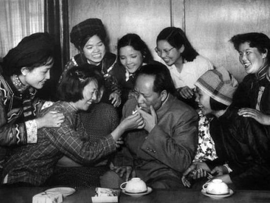 67年前为毛主席点烟的青年典型，<em>传奇一生</em>落幕！