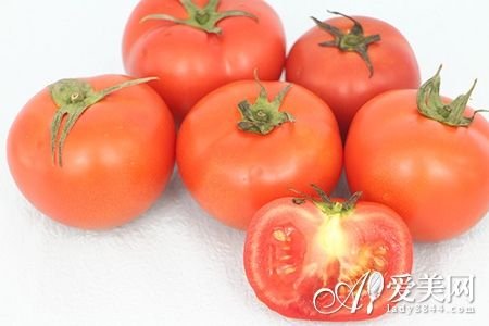 吃<em>什么水果减肥</em>最快？西红柿减肥法消脂抗老化