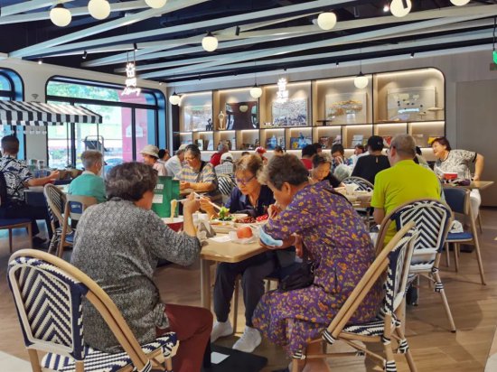 光明城市厨房社区食堂在长宁开业，这些人可享优惠→
