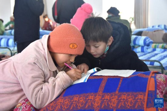 新华全媒+丨新疆乌什：地震受灾群众生活需求有保障