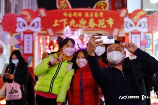 28年来，广州<em>上下九步行街</em>首次举办迎春花市，有何亮点？