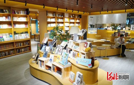 青春与书香相遇！河北省新华书店进校园让学子悦享读书时光