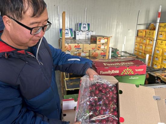 记者探访北京新发地，<em>南方</em>菜大量上市豆角成“当家菜”