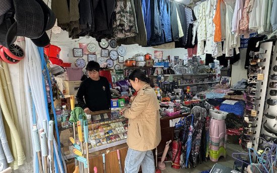湖北武汉：菜场小店的“网红”变身记